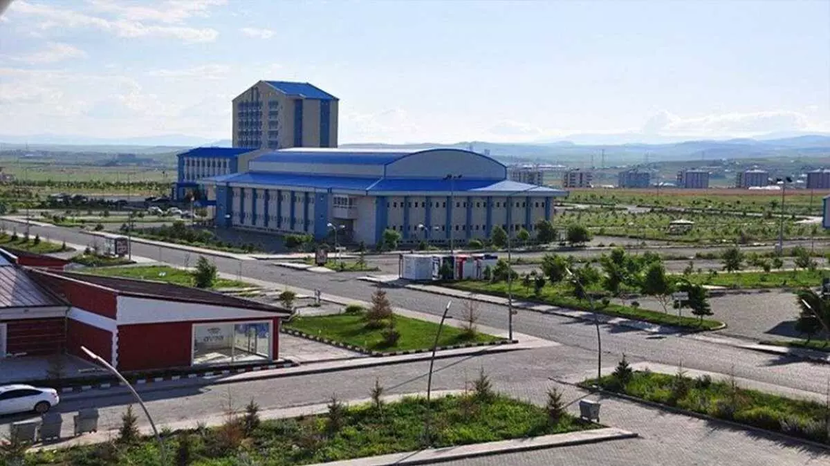 جامعة كافكاس - Kafkas Üniversitesi