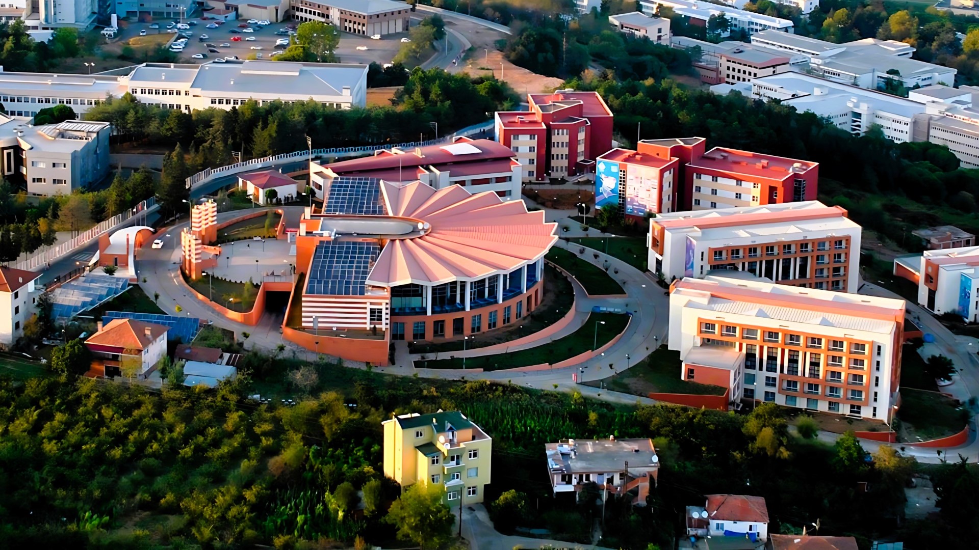 جامعة كارادينيز التقنية - Karadeniz Teknik Üniversitesi