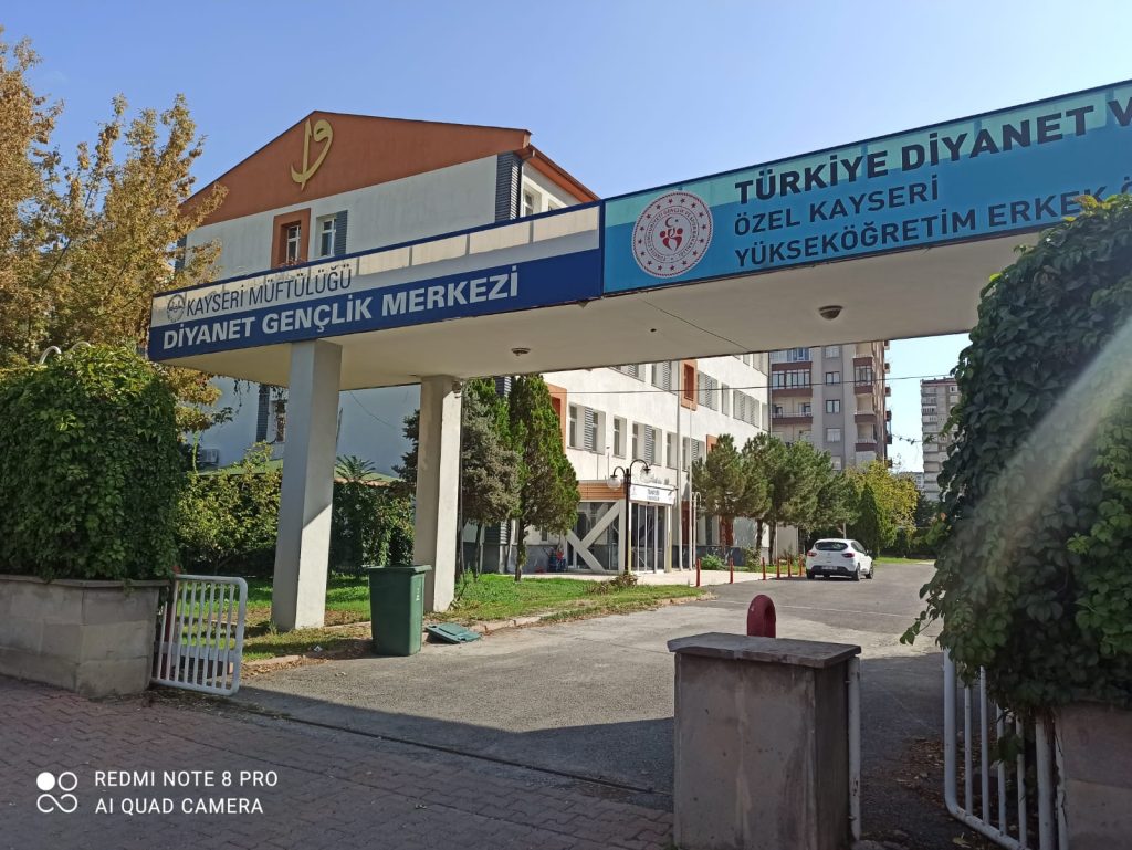 سكن وقف الديانة التركي  قيصري للتعليم العالي للذكور-TÜRKİYE DİYANET VAKFI KAYSERİ YÜKSEKÖĞRENİM ERKEK ÖĞRENCİ YURDU