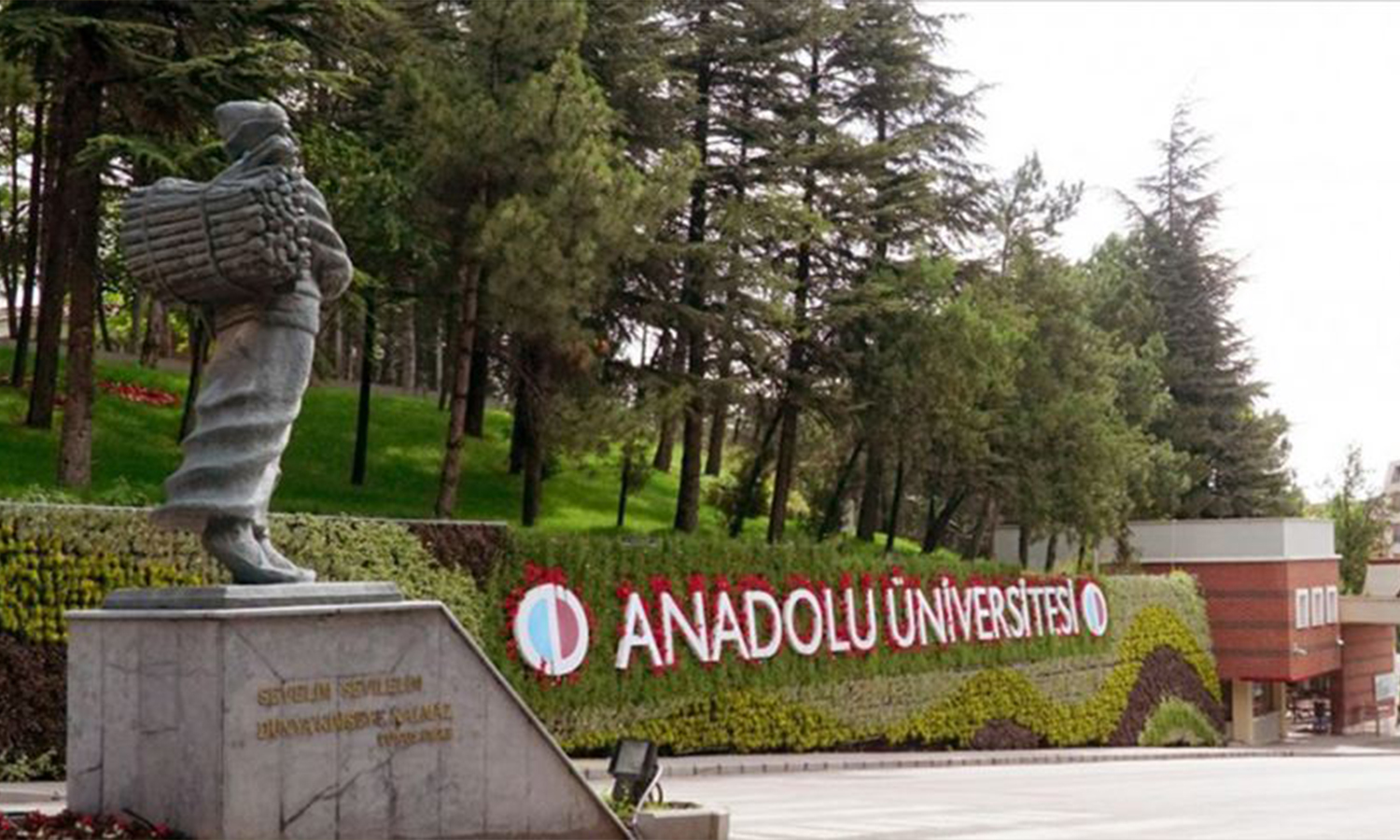 ANADOLU ÜNİVERSİTESİ - جامعة الأناضول