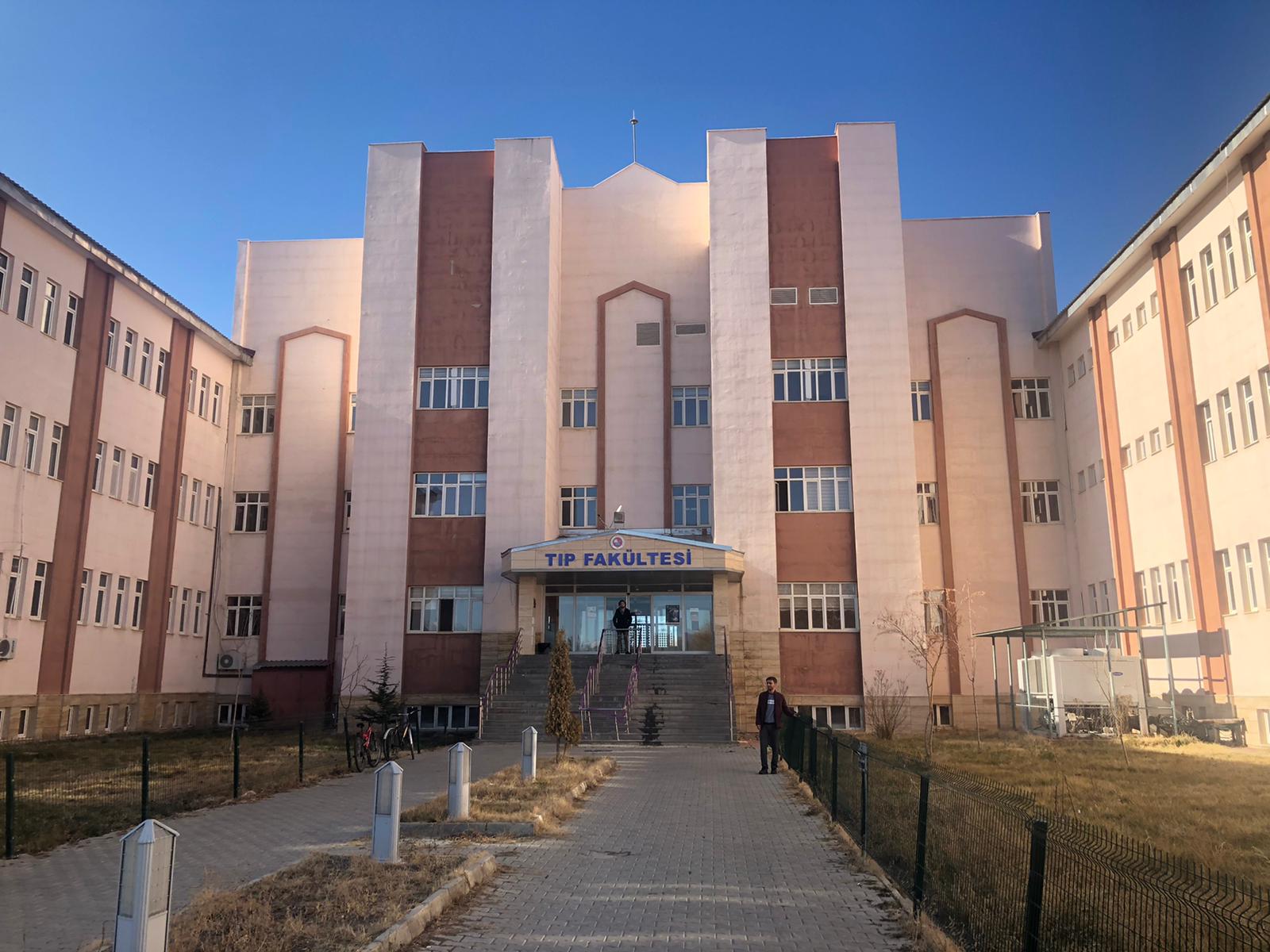 جامعة فان يوزنجويل - Van Yüzüncü Yıl Üniversitesi