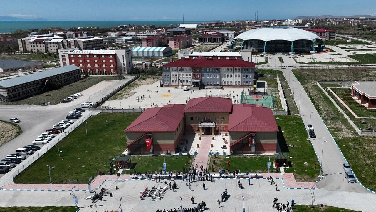 جامعة فان يوزنجويل - Van Yüzüncü Yıl Üniversitesi