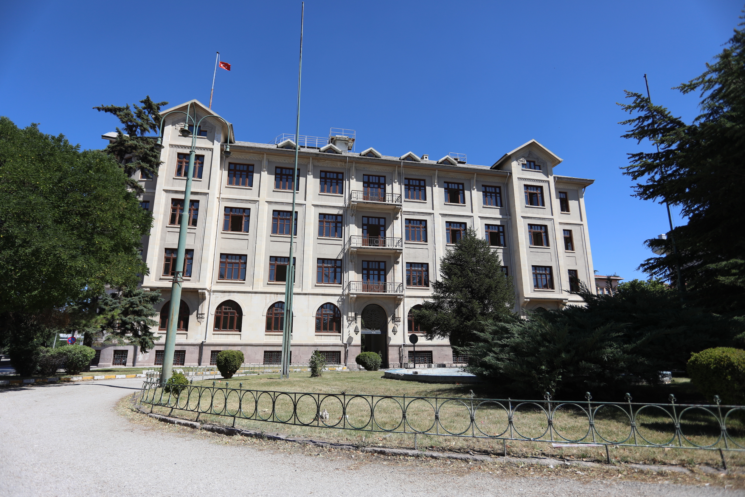 ANKARA MEDİPOL ÜNİVERSİTESİ _ جامعة أنقرة ميديبول