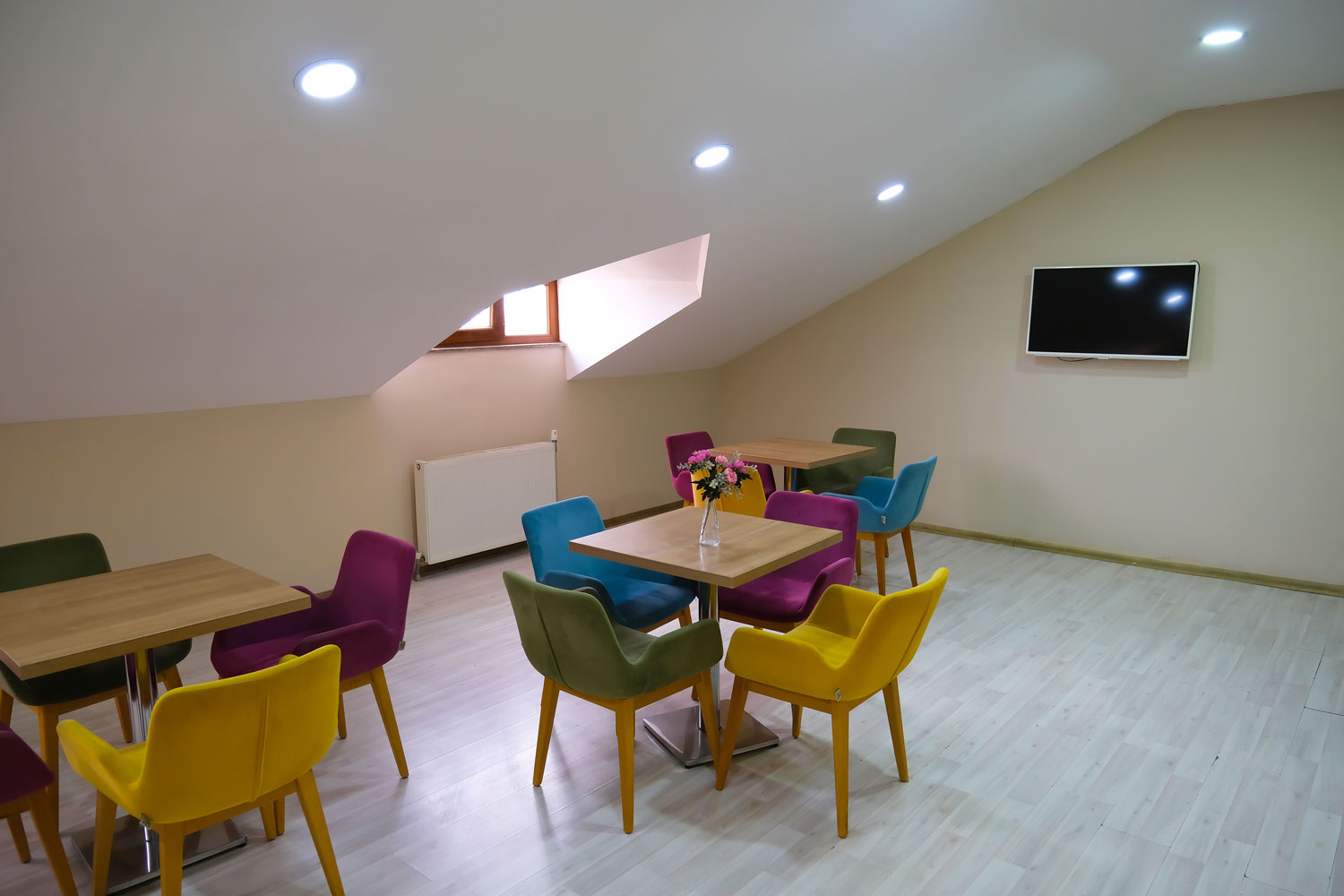 Özel İnsan Vakfı Bahçelievler Yükseköğretim Kız Öğrenci Yurdu