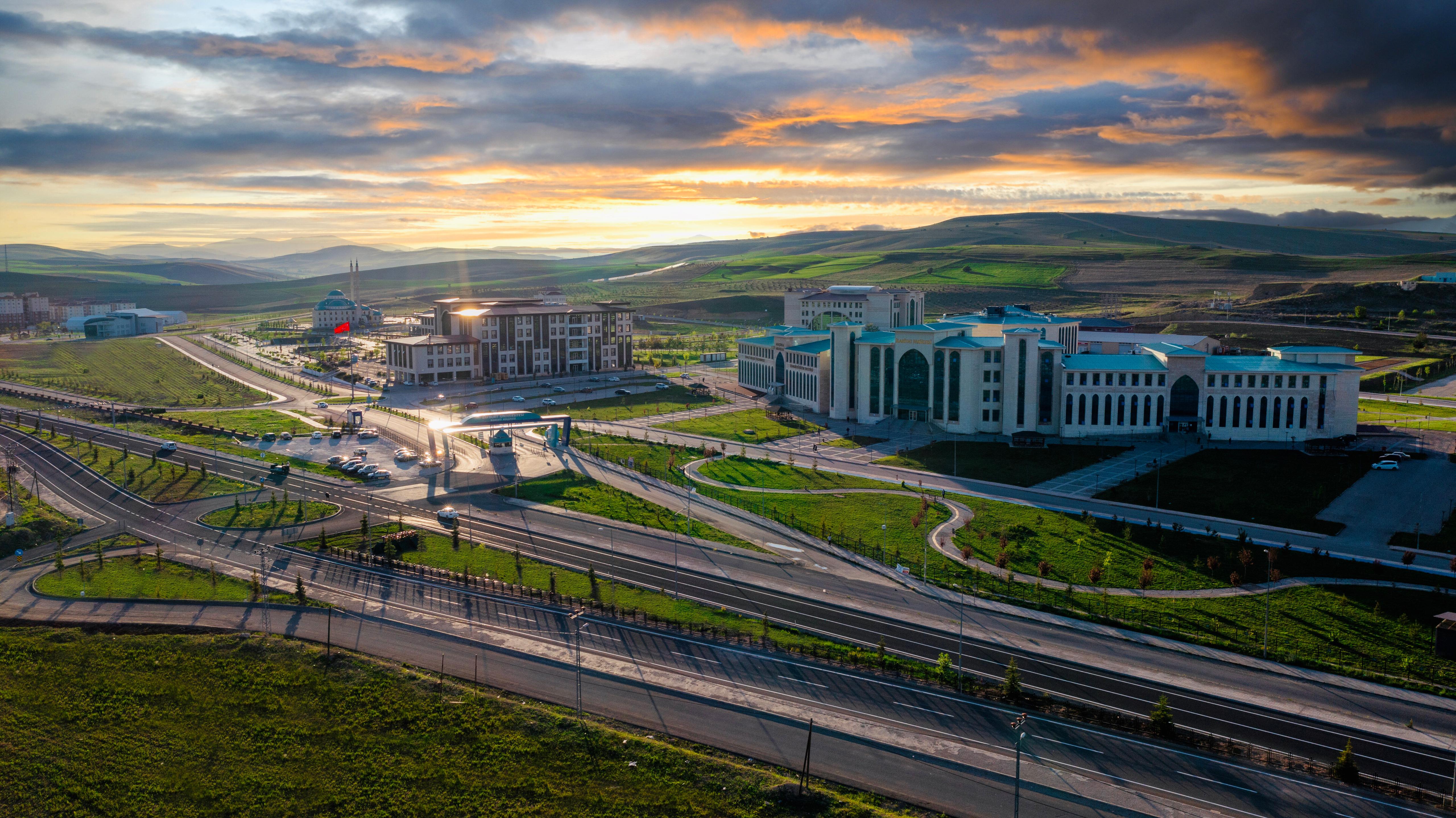 جامعة بايبورت - Bayburt Üniversitesi