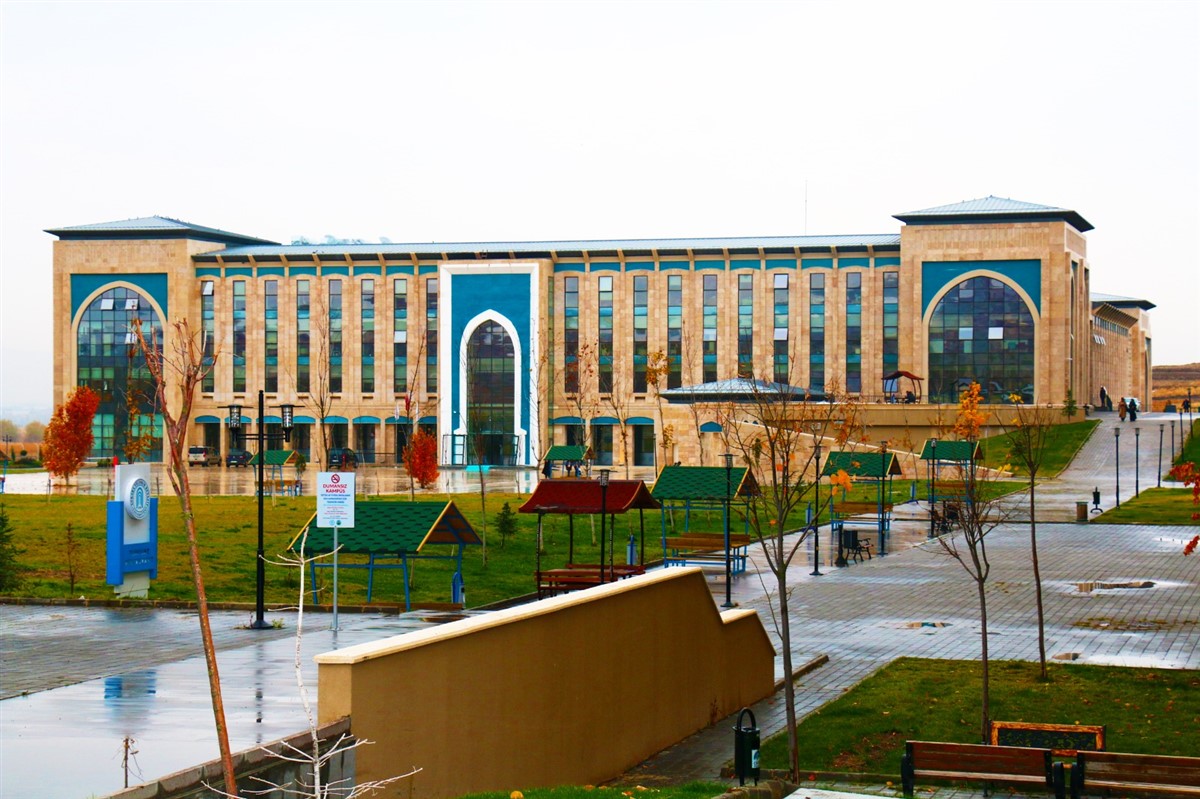 ANKARA YILDIRIM BEYAZİT ÜNİVERSİTESİ _ جامعة انقرة يلدرم بيازيد