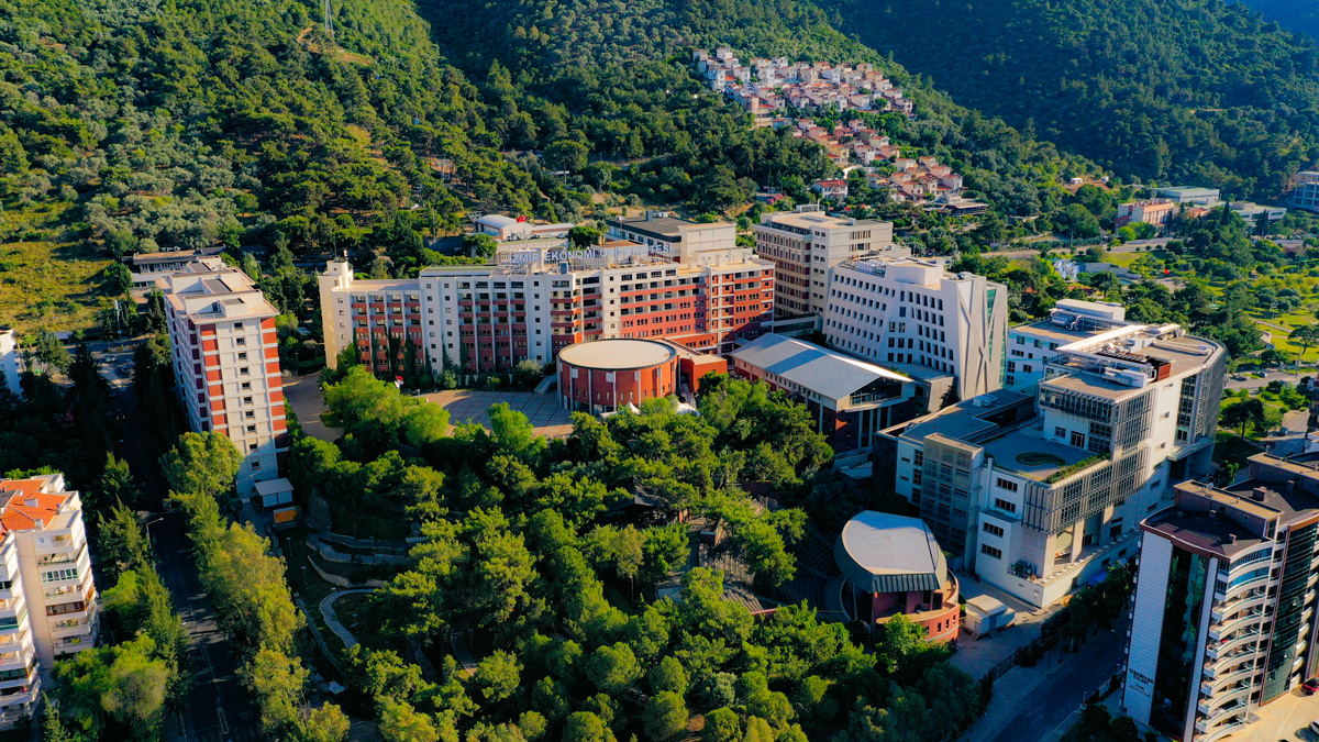 جامعة إزمير الاقتصادية - İZMİR EKONOMİ ÜNİVERSİTESİ